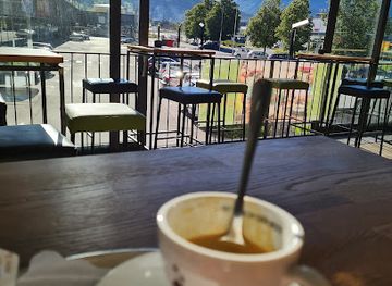 austria/lunersee/bar/widos-happiness-bar-food