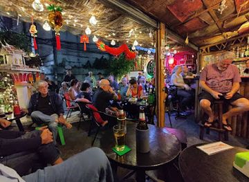 thailand/chiang-mai/old-city/bar/lost-hut