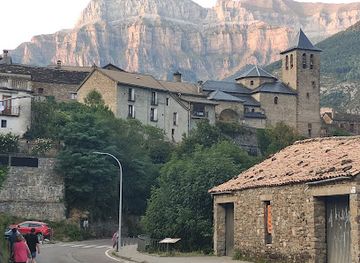spain/ordesa-y-monte-perdido-national-park/bar/miradores-de-ordesa-4x4-excursiones-a-p-n-ordesa-y-monte-perdido-y-bujaruelo-en-4-4