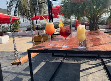 Unique bar & restaurante