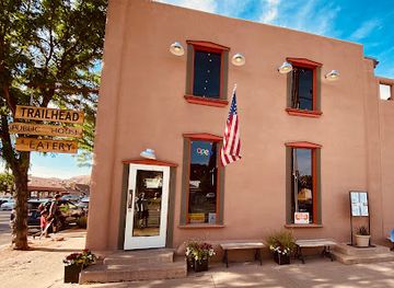 utah/arches-national-park/bar/trailhead-public-house-and-eatery