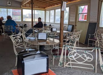 illinois/driftless-area/bar/shakerag-bar-grill