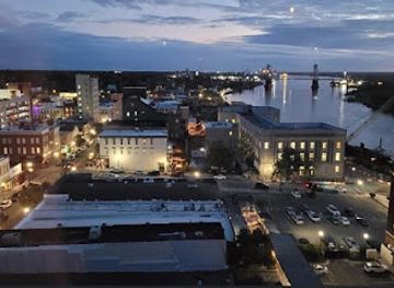 north-carolina/cape-fear-coast/bar/wine-knot-sky-bar-and-lounge