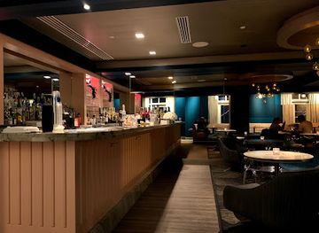 virginia/arlington/bar/ms-peacock-s-champagne-lounge