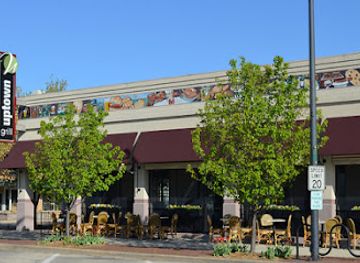 illinois/starved-rock-state-park/bar/uptown-grill