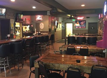 indiana/pokagon-state-park/bar/fremont-bar-grill