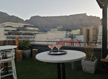 south-africa/table-mountain-national-park/bar/rough-diamond-rooftop-bar-pool