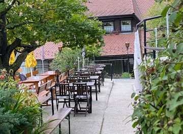 austria/weinviertel/bar/terrassenheuriger-trimmel