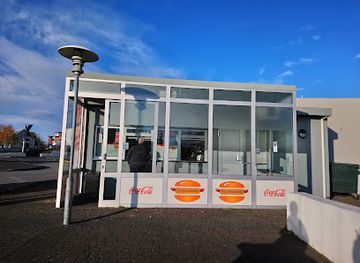 iceland/keflavik/bar/pulsuvagninn