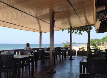sierra-leone/turtle-islands/bar/roy-hotel-restaurant