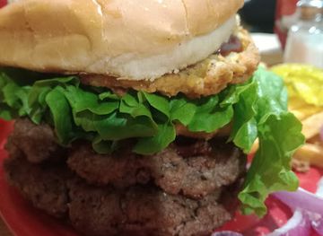 missouri/current-river-basin/bar/hj-redbeard-s-steak-and-seafood