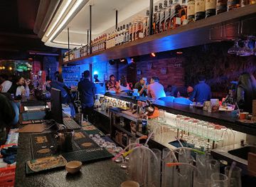 india/lucknow/hazratganj/bar/woodpecker