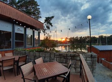 czechia/machovo-jezero/bar/restaurace-v-jachtklubu