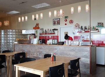 iceland/keflavik/bar/kina-panda