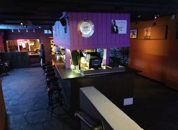 new-york/ithaca/collegetown/bar/hideaway