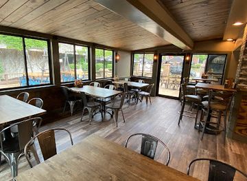 wisconsin/lake-geneva/bar/magpie-s-den-pen