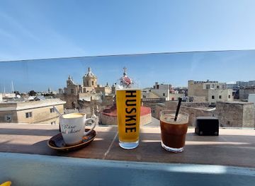 mauritania/tiris-zemmour/bar/coffee-circus-smile