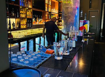 india/uttar-pradesh/bar/underdoggs-sports-bar-grill