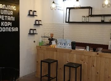 indonesia/west-sumatra/bar/container-coffee-workshop