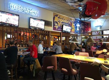 minnesota/saint-cloud/bar/howie-s-sports-bar-grill
