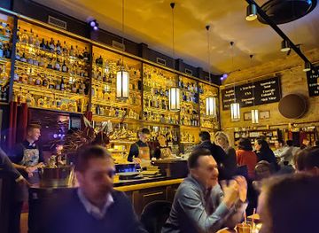 hungary/kapos-valley/bar/black-swan-budapest