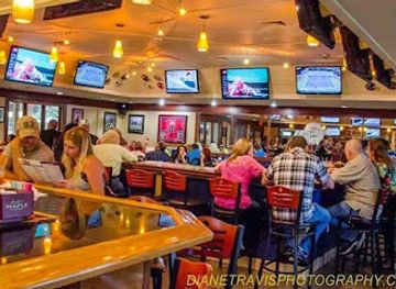 virginia/middle-peninsula/bar/i-don-t-know-sports-grille