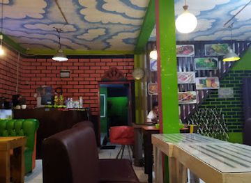 indonesia/west-sumatra/bar/bintang-vista-resto-karaoke-family