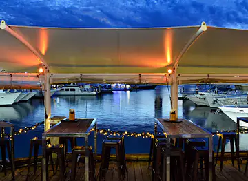 Glass Dining & Lounge Bar