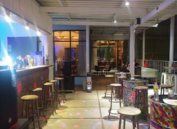 indonesia/surabaya/kenjeran/bar/skycave-bar-lounge