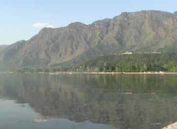 india/kashmir-great-lakes/bar/sonzal-musical-fountain-and-laser-show