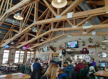 wisconsin/driftless-area/bar/red-pines-bar-grill