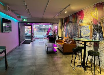 canada/lakeland-county/bar/canvas-art-bar