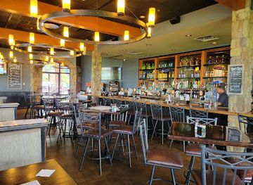 tennessee/tennessee-river-valley/bar/lakeside-tavern