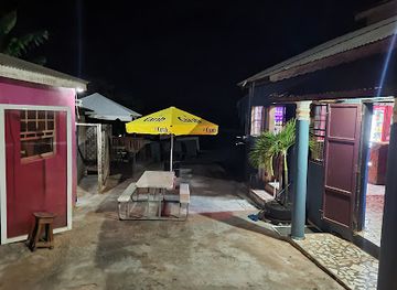 grenada/seven-sisters-falls/bar/lous-bar