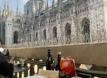 italy/milan/duomo/bar/terrazza-aperol