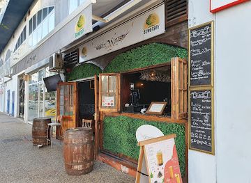 gibraltar/alameda-botanic-gardens/bar/golden-wings-bubble-tea-bar