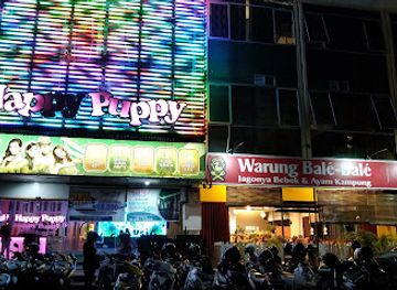 indonesia/west-kalimantan/bar/happy-puppy-karaoke-keluarga