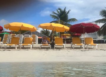 sint-maarten/cul-de-sac/bar/sxm-crazy-beach-bar-restaurant