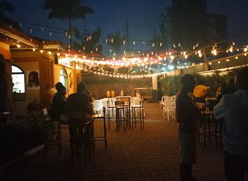 uganda/toro/bar/black-ice-lounge