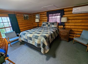 montana/gallatin-national-forest/bar/blue-moon-saloon