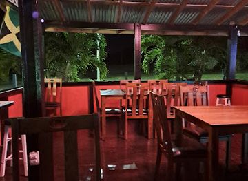 saint-kitts-and-nevis/cotton-ground/bar/secrets-bar-lounge