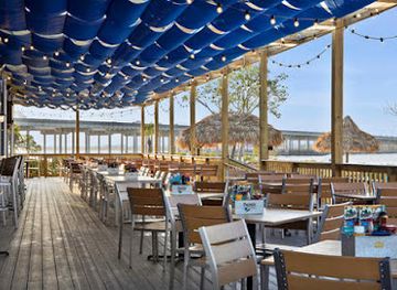 florida/sun-coast/bar/whiskey-joe-s-manatee-river