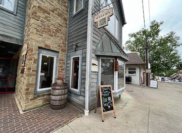indiana/brown-county-state-park/bar/brown-county-winery-nashville-tasting-room