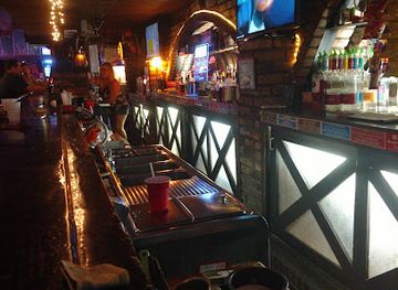 arizona/yuma/bar/red-s-bird-cage