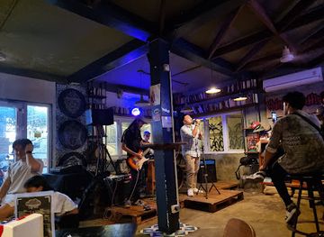 cambodia/phnom-penh/chamkar-mon/bar/cloud