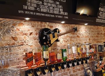 netherlands/zaanse-schans/bar/heroes-music-bar