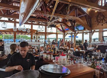 ohio/lake-erie-islands/bar/the-boardwalk