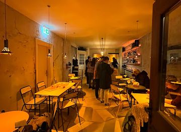 switzerland/fribourg/bar/linden