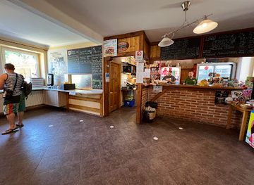 czechia/cesky-raj/bar/mirror-goat