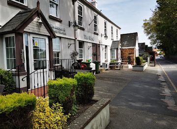 jersey/rozel-bay/bar/the-royal